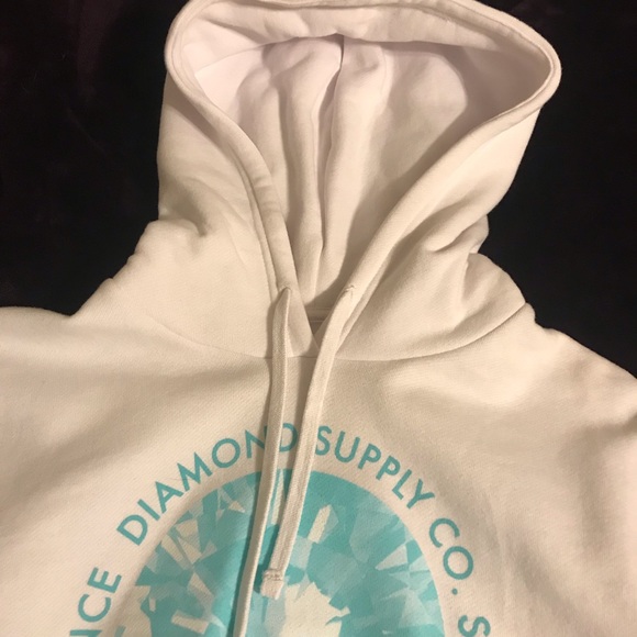 🔴LAST CHANCE 🔴 BRAND NEW DIAMOND SMALL HOODIE - Picture 2 of 10